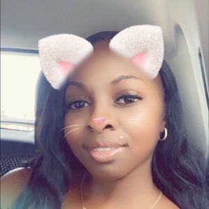 Meet your Posher, Carla